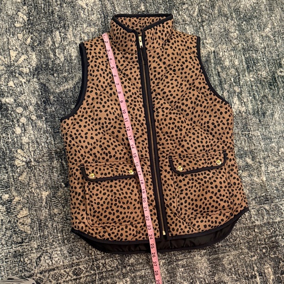 ⚡️Like-New⚡️J. Crew Black and Tan Leopard Quilted Vest - Picture 7 of 11